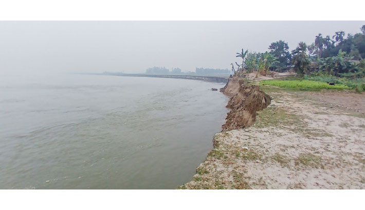 Severe erosion by River Jamuna hits Dewanganj