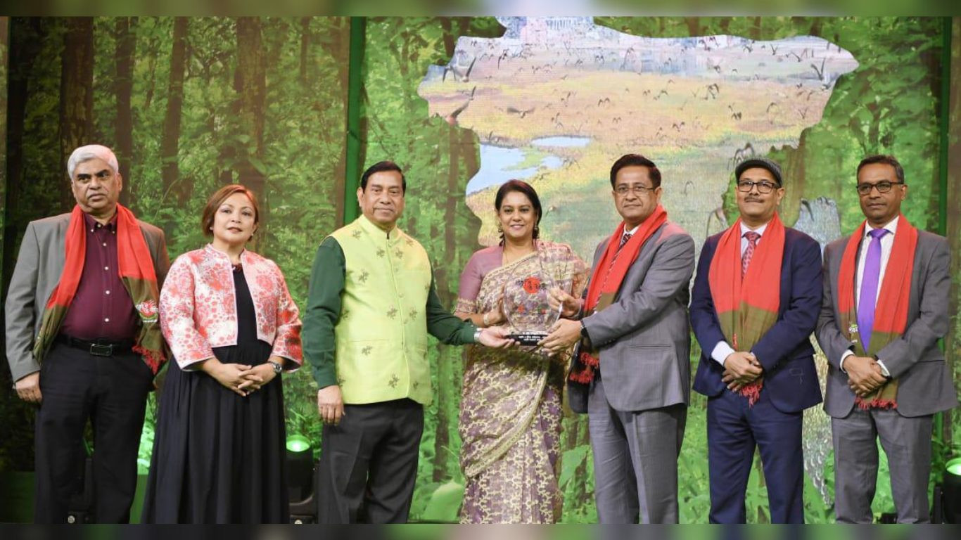 Govt collaborating with public to protect nature, environment: Rizwana