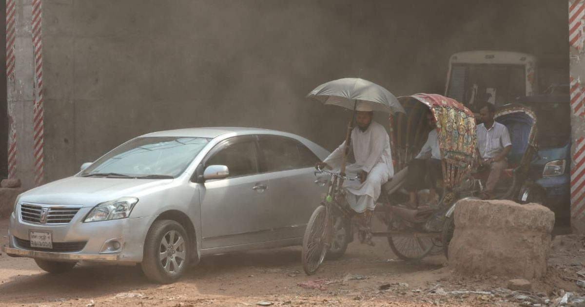 Dhaka’s air quality marks 'unhealthy' this morning