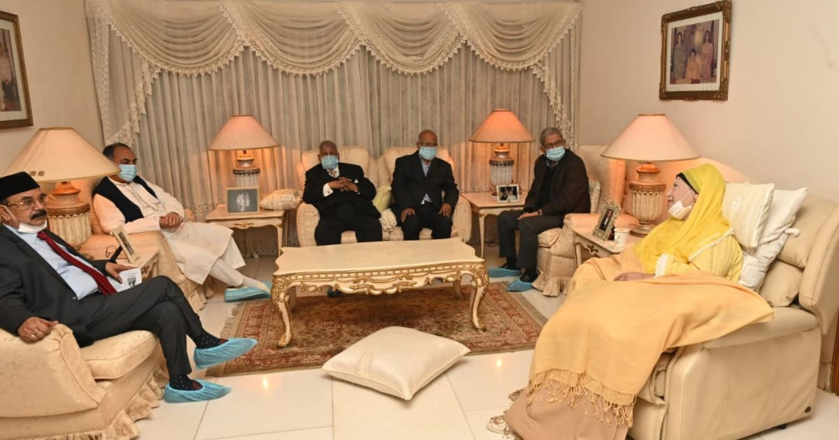 Khaleda Zia will fly to London Tuesday: Fakhrul