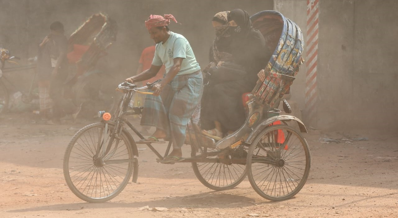 Dhaka’s air remains world's worst Monday morning