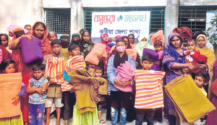 50 needy people receive blankets in Kushtia