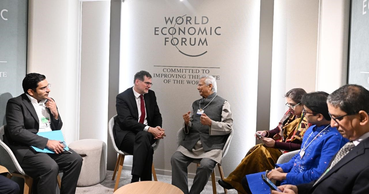 CA Yunus begins hectic 2nd day in Davos with 14 meetings lined up