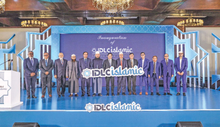 IDLC Finance PLC launches IDLC Islamic, a Shari’ah-compliant financing window. Md Zakir Hossain Chowdhury, deputy governor of Bangladesh Bank, attends the programme as the chief guest at the Pan Pacific Sonargaon Dhaka recently. Photo: Courtesy