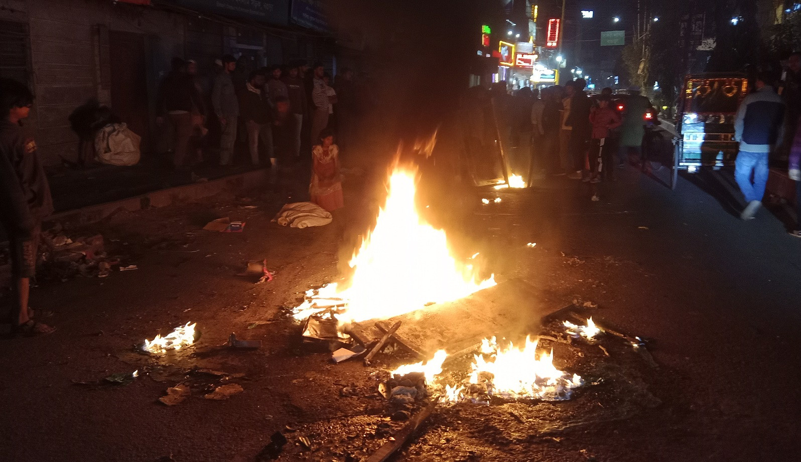 Mob dismantles offices of AL and ally JSD in Bogura