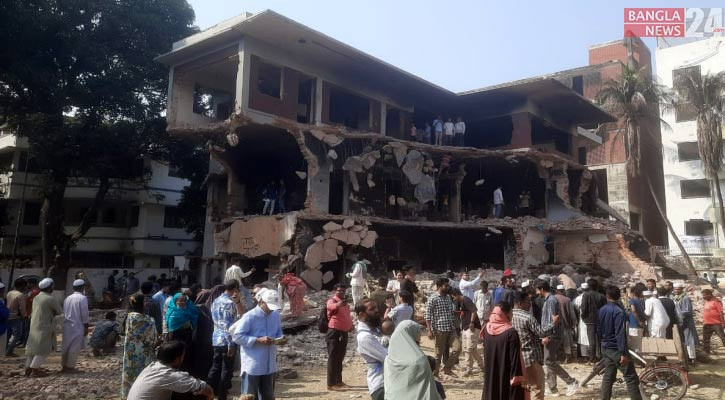 Police find ‘bones’ at Sheikh Mujib’s residence in Dhanmondi-32