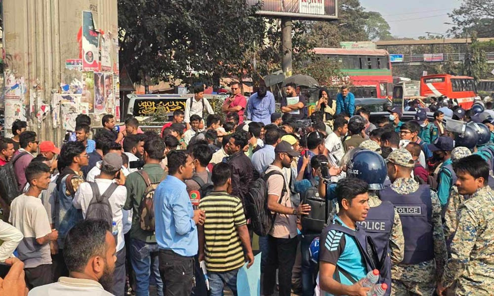 July mass upsurge victims, families block Shahbagh protesting treatment discrimination