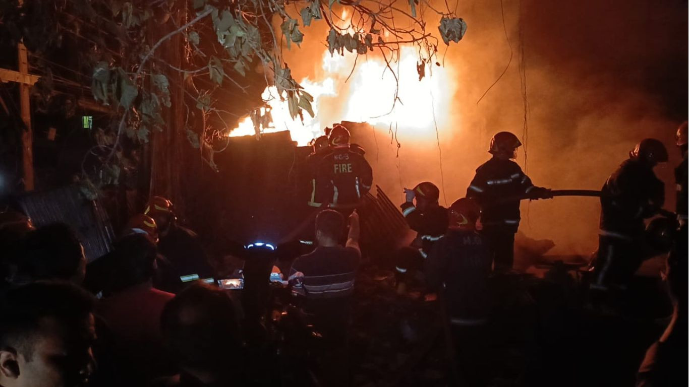 Two-hour effort brings Khilgaon fire under control