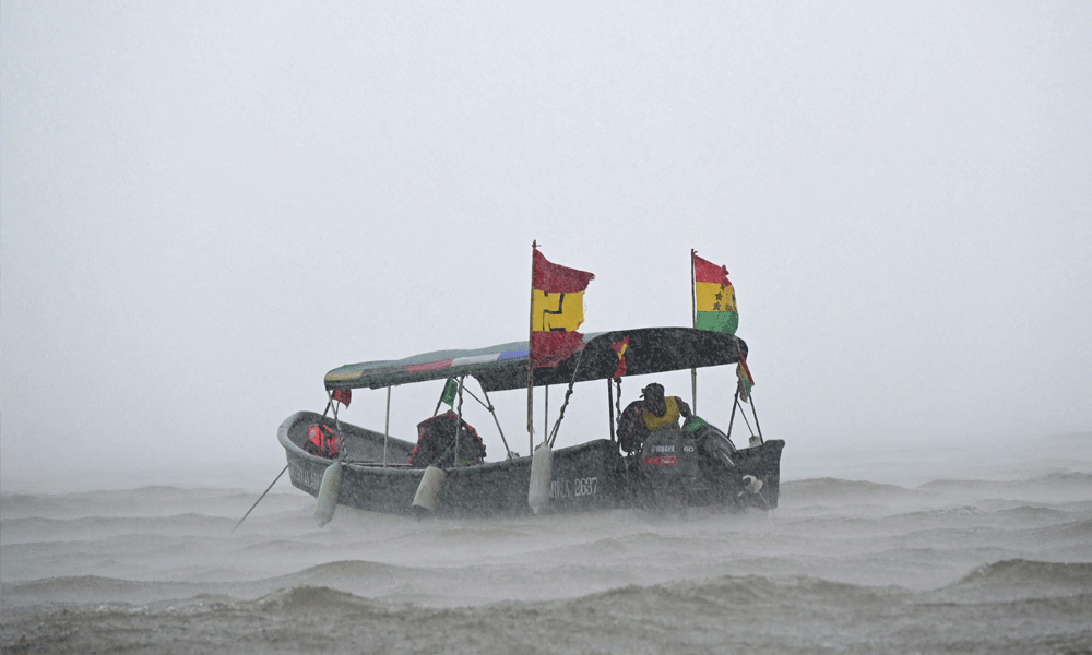 Girl dies as boat with migrants blocked from US sinks off Panama