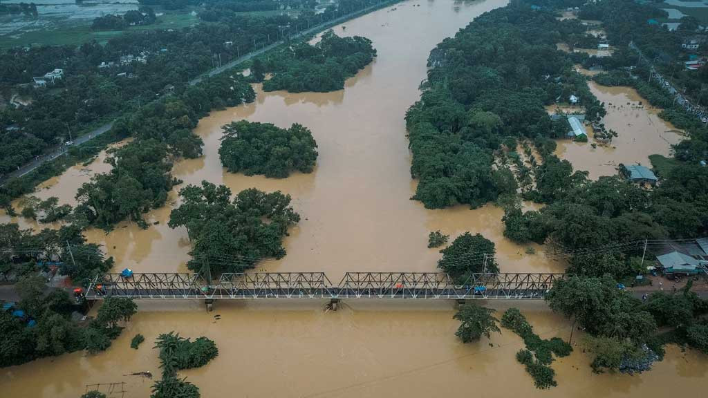 Flood-control dam collapses inundating croplands in Jashore