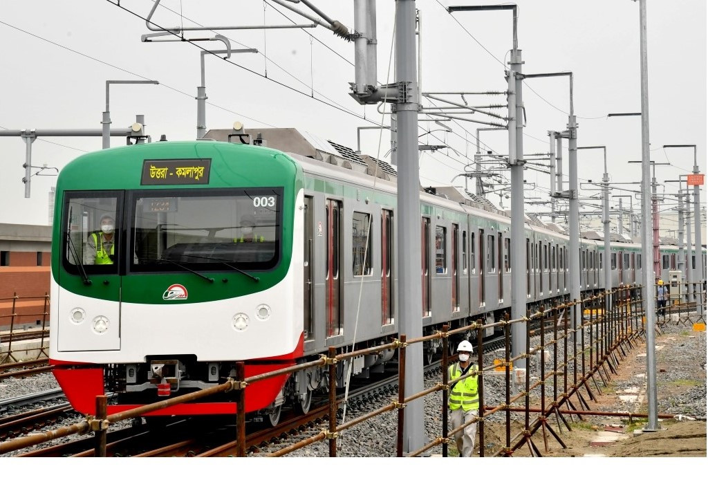 Metro running on schedule as staffers withdraw strike