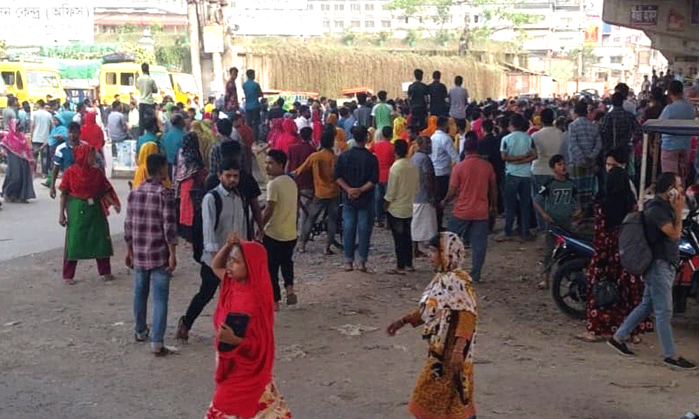 Workers block highways in Gazipur; several factories declare holiday amid protests