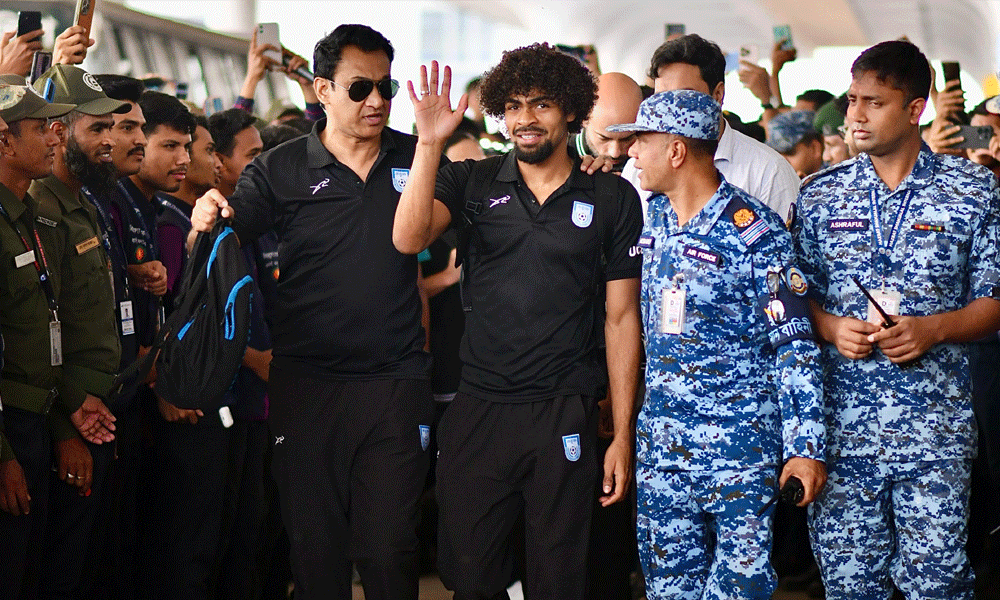 Bangladesh football team leave Dhaka for Shillong
