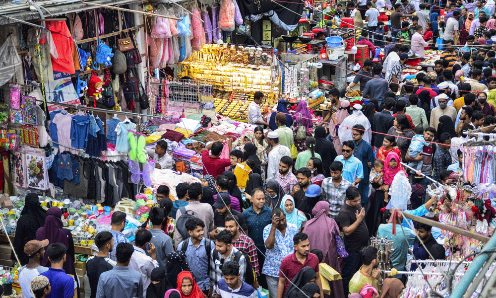 Eid sales soar on Dhaka footpaths