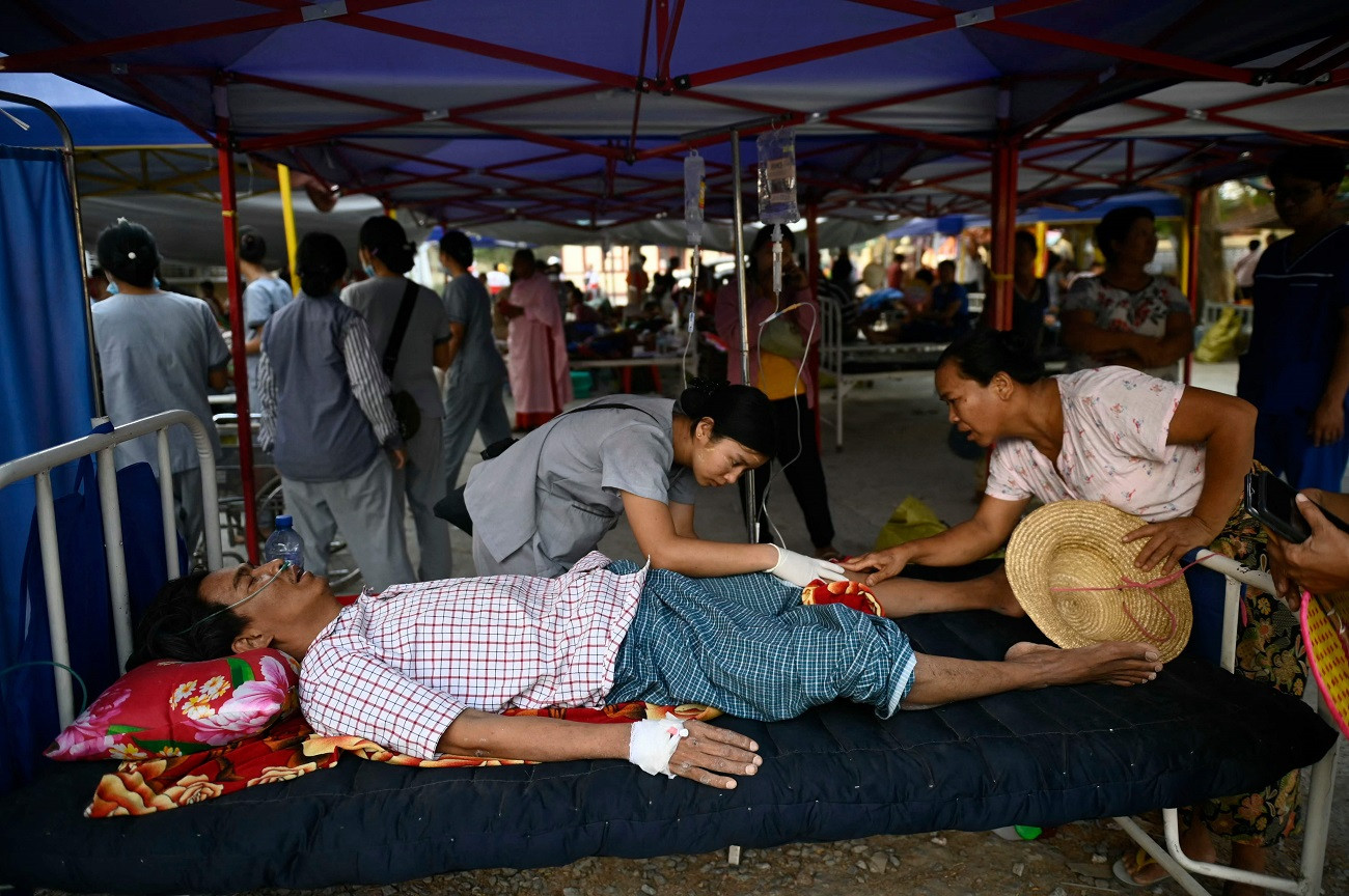 Myanmar junta declares quake ceasefire as survivors plead for aid