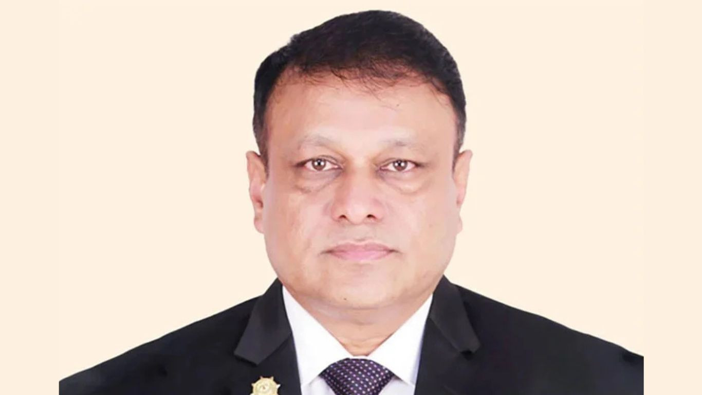 Court freezes 34 bank accounts of ex-SSF DG Mujibur and wife, seizes properties