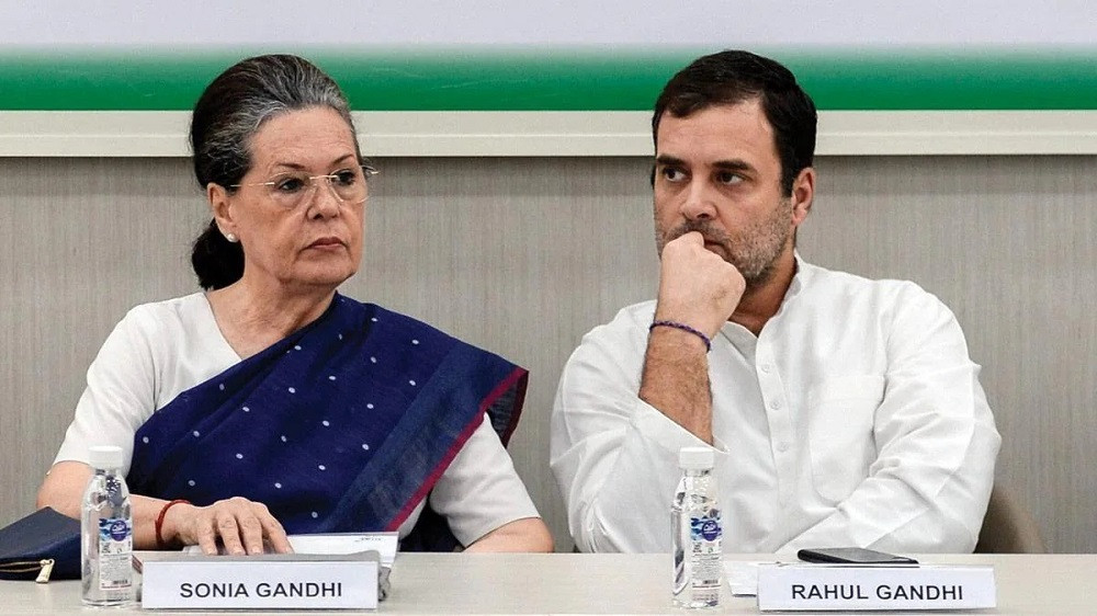 India opposition slams graft charges against Gandhis