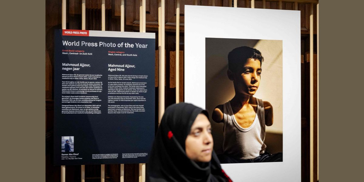 Amputee Palestinian boy image wins World Press Photo award