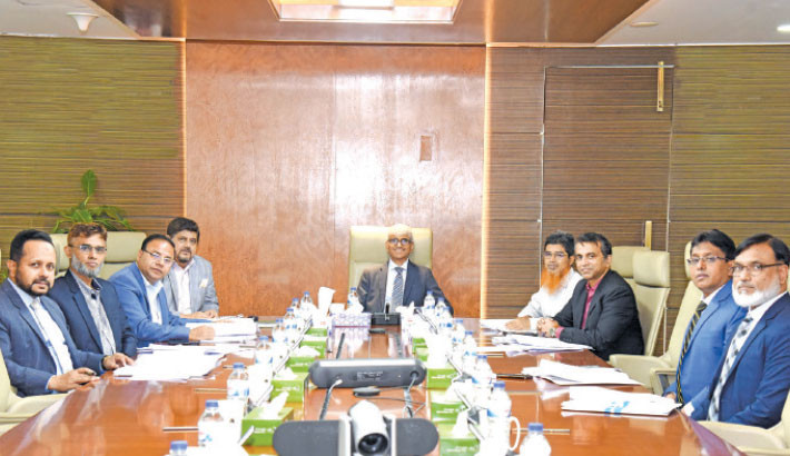 Khwaja Shahriar, chairman of the board of directors of Al-Arafah Islami Bank, presides over the 422nd board meeting of the bank in the capital recently. Photo: Courtesy.