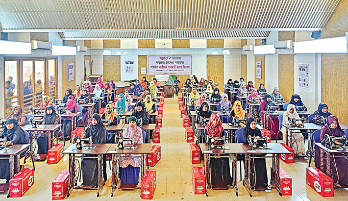 Bashundhara Group spreads happiness among Bancharampur families