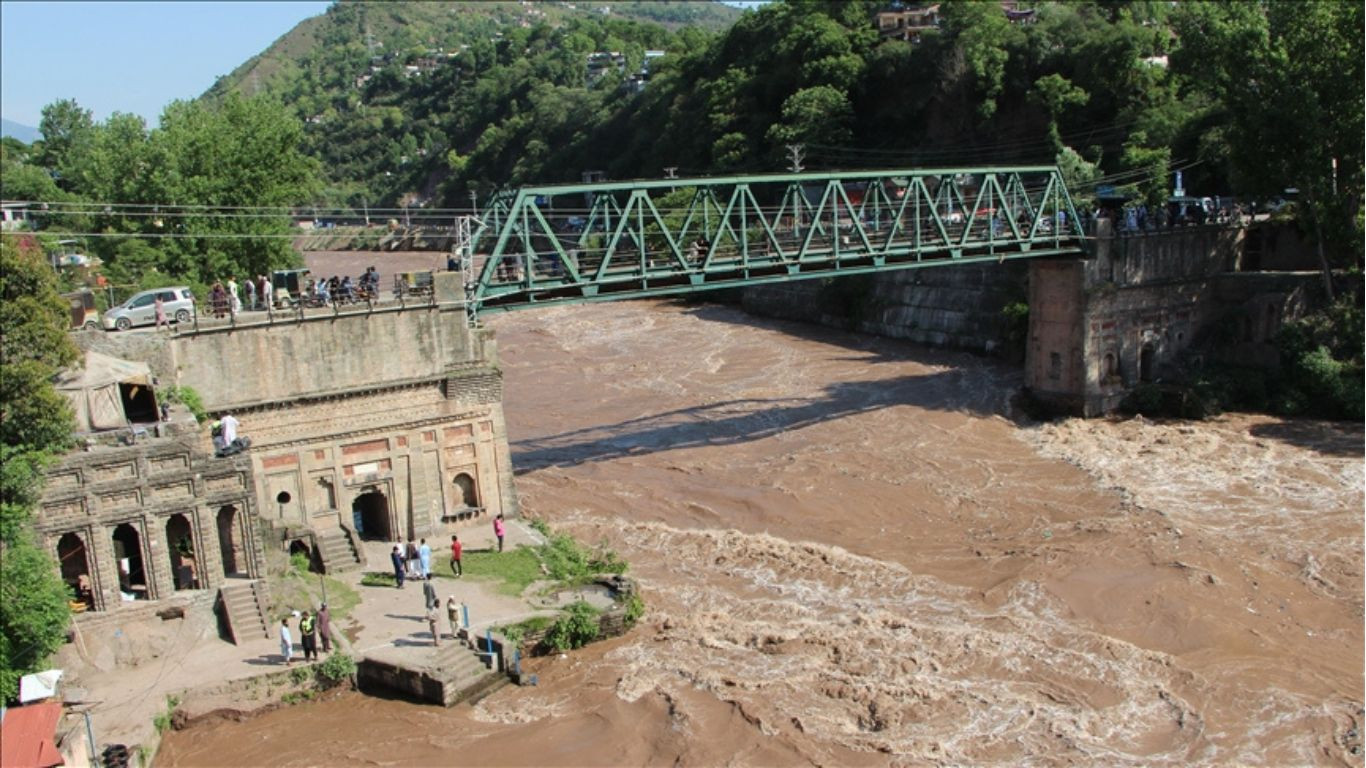 Azad Kashmir warns of flooding in river Jhelum as India releases water amid tensions