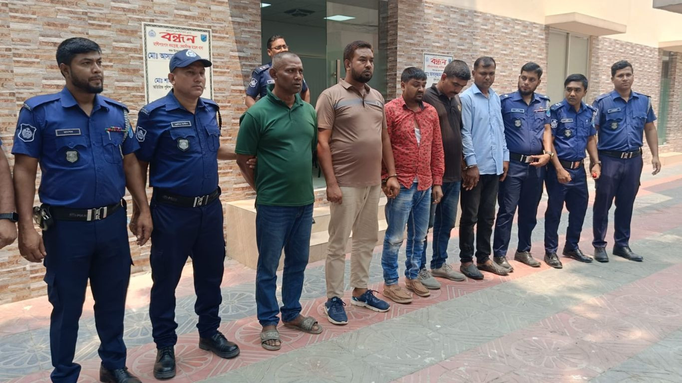 Five fake detectives held in Keraniganj