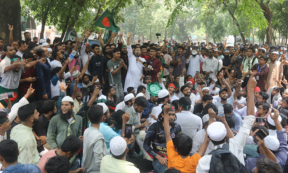 Rally demanding AL ban begins near CA’s residence