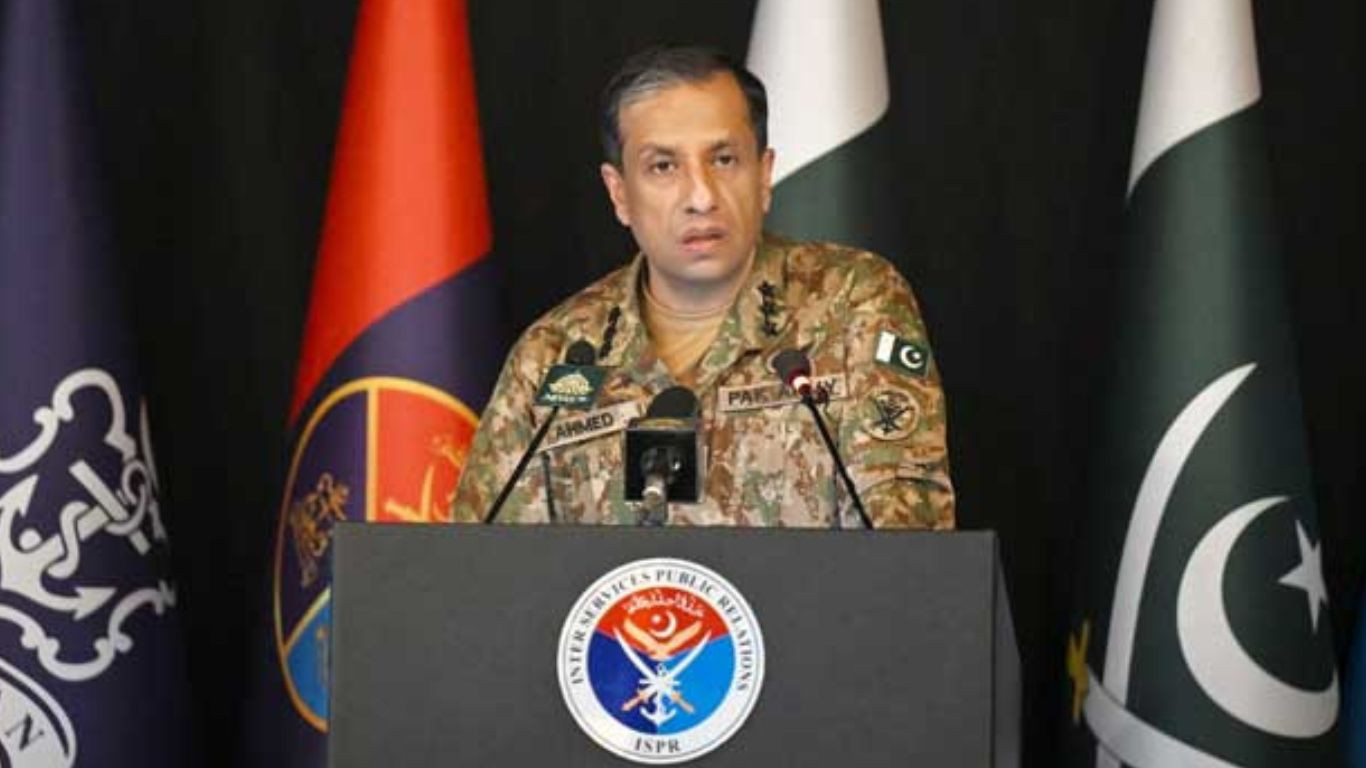 Pakistan military spokesman says 'we will not de-escalate' with India
