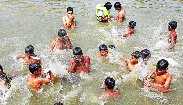 Country sizzles in heat wave