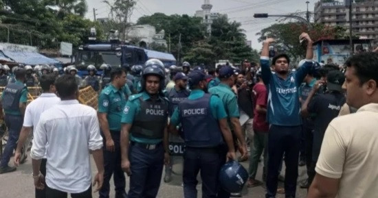 Police foil Jagannath University students’ long march in Dhaka