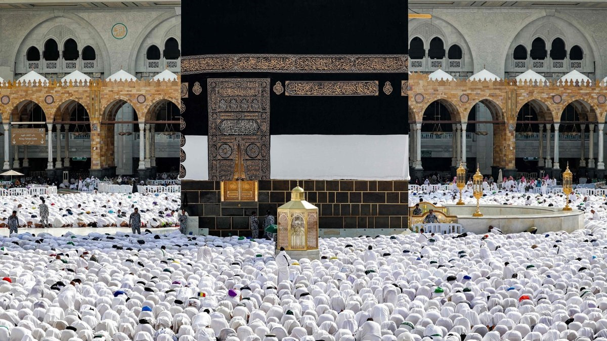 Custodian of the two holy mosques orders hosting of 1,300 pilgrims from 100 nations for Hajj