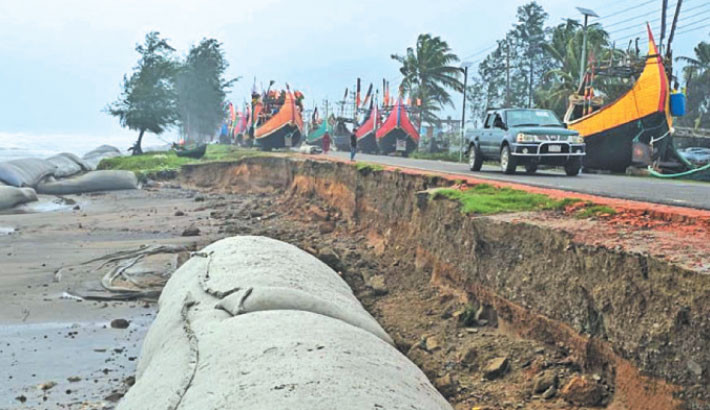 Depression in Bay triggers coastal flooding, killing three