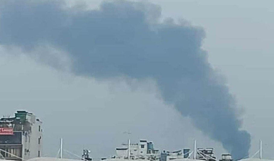 Fire breaks out at building in Shewrapara