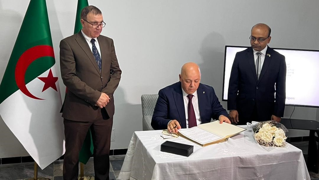 Bangladesh Embassy in Algiers opens condolence book for victims