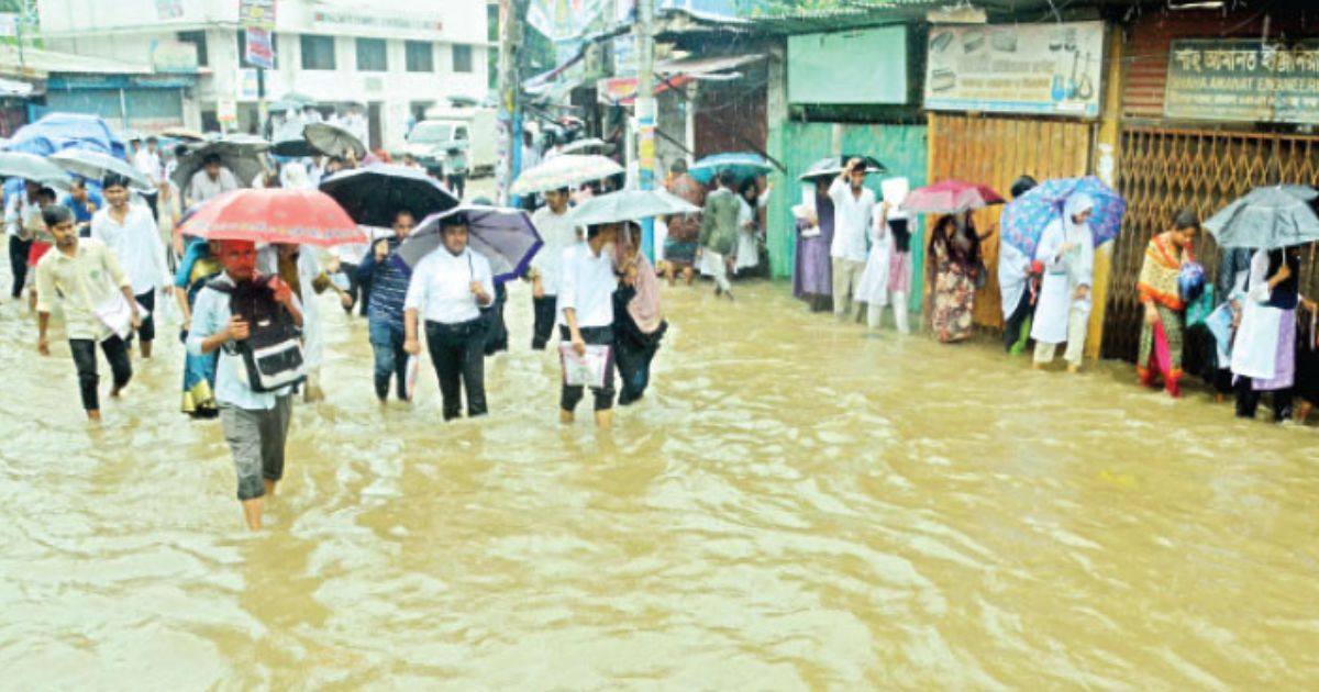 Waterlogging causes suffering in Ctg