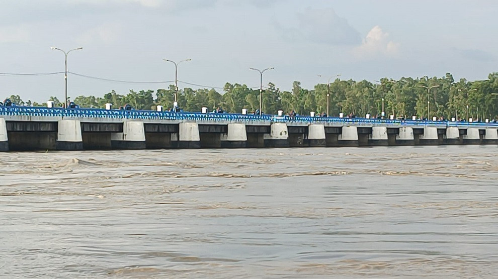 Teesta surges above danger mark, floods low-lying areas in Rangpur