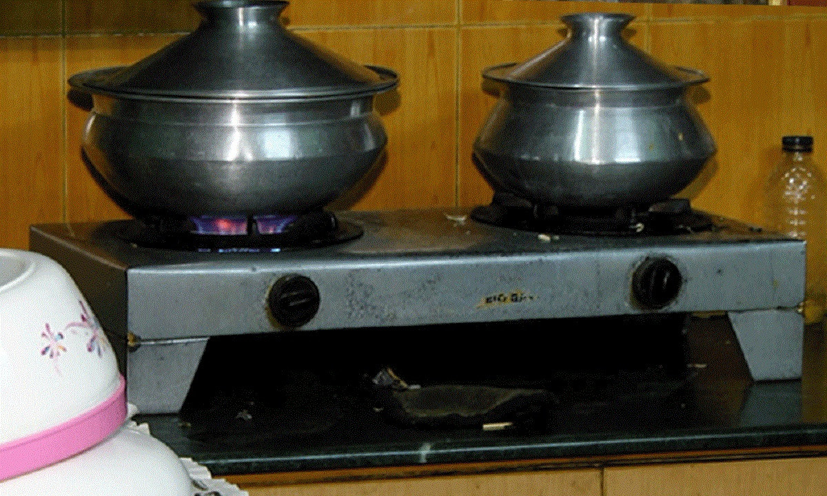 Titas cuts off 2,370 illegal gas connections in 3 cities