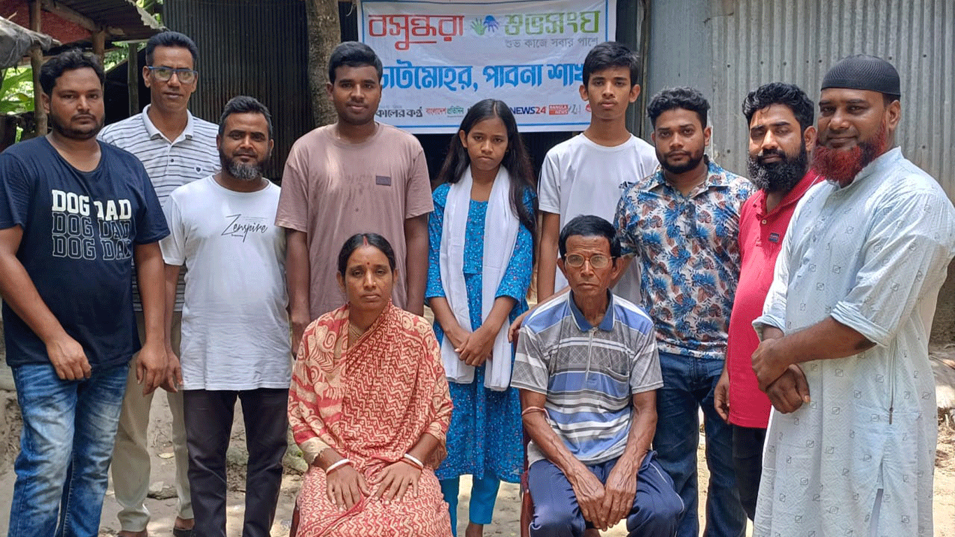 Bashundhara Shuvosangho supports veteran teacher working as mason