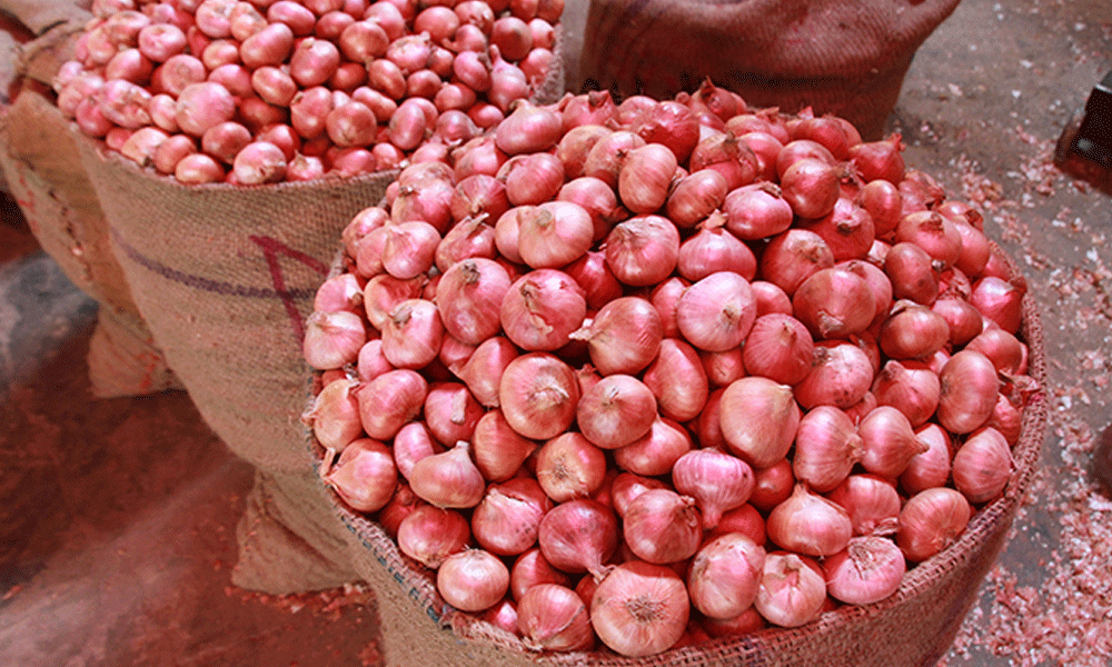 2,000 tons of onions imported thru’ Bhomra port in 3 days