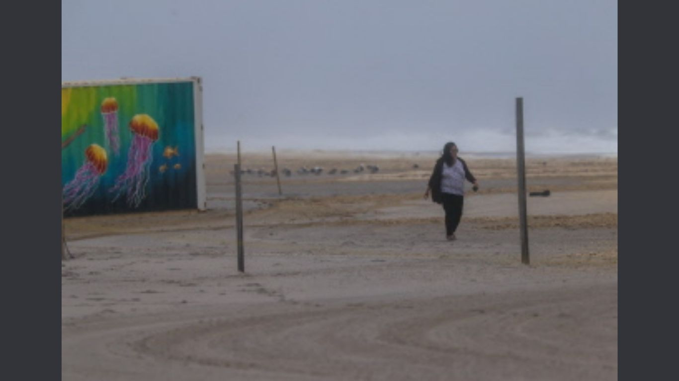 Hurricane Erin brings coastal flooding to North Carolina, Virginia