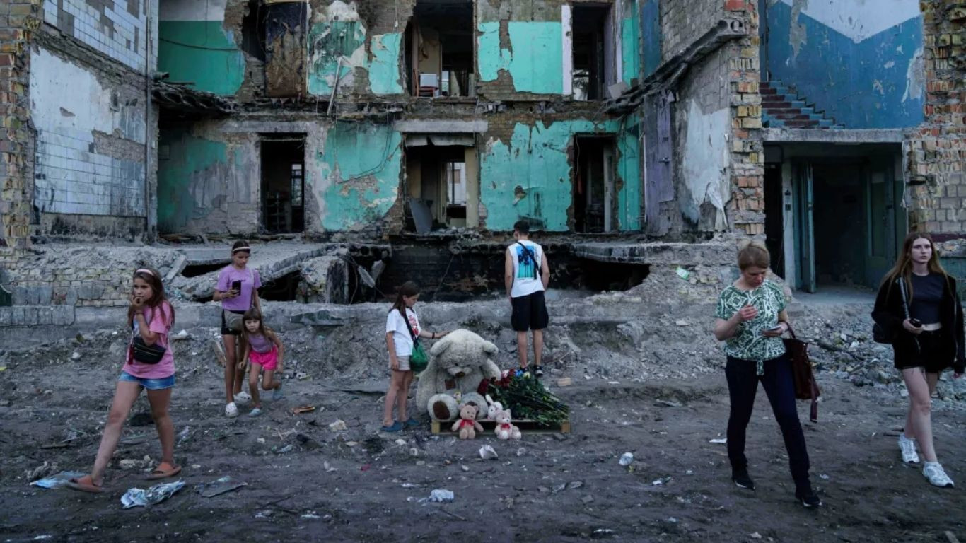 Russian mass drone and missile attack on southern Ukraine kills 1 and wounds dozens