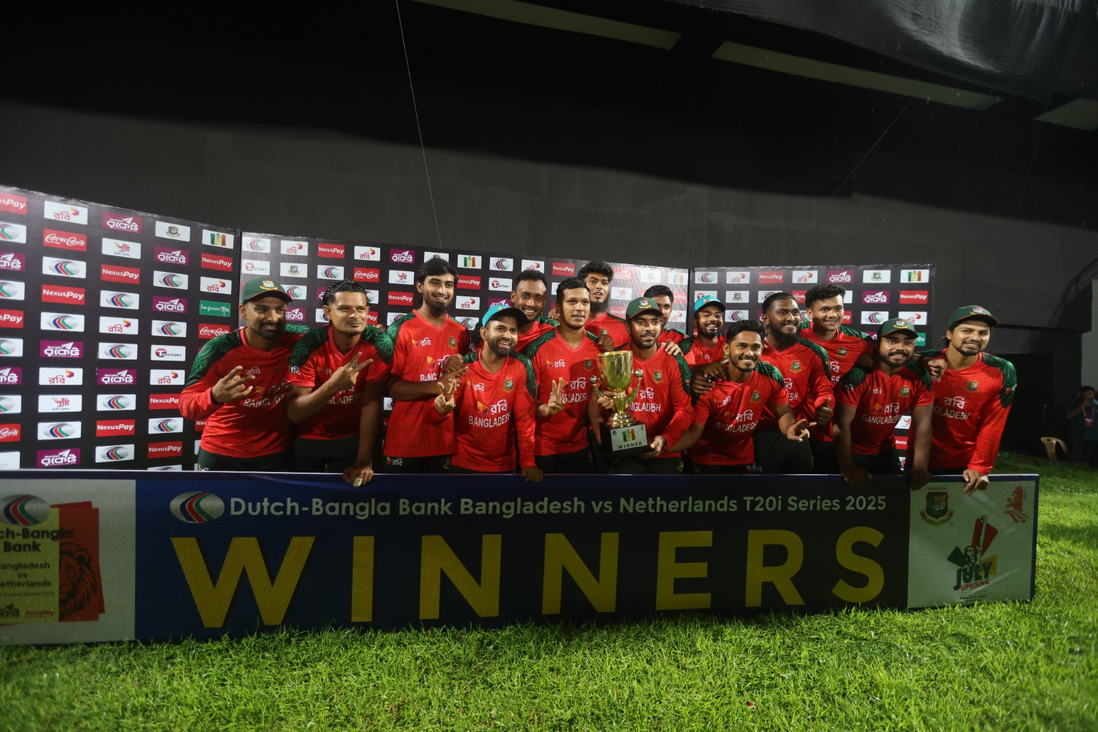 Litton feels 'everything was perfect' in Netherlands series