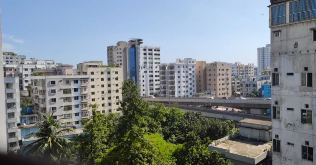 Dhaka’s air continues to be ’moderate’ this morning