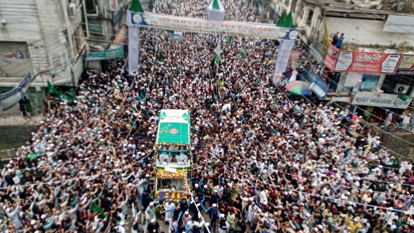 Thousands gather in Chattogram for grand Jashn-e-Julus Celebration