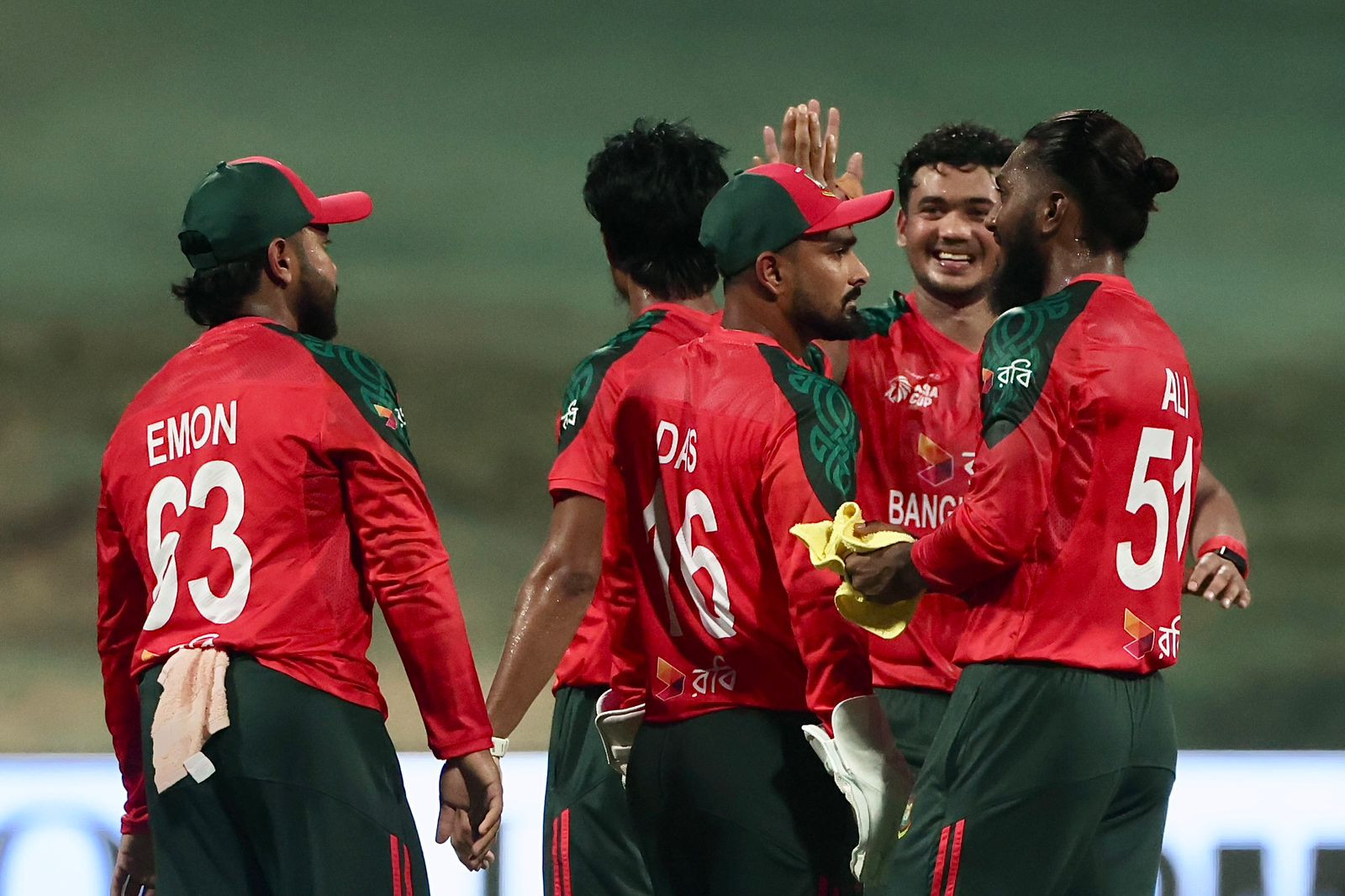 Bangladesh bowlers keep Hong Kong in check at 143/7