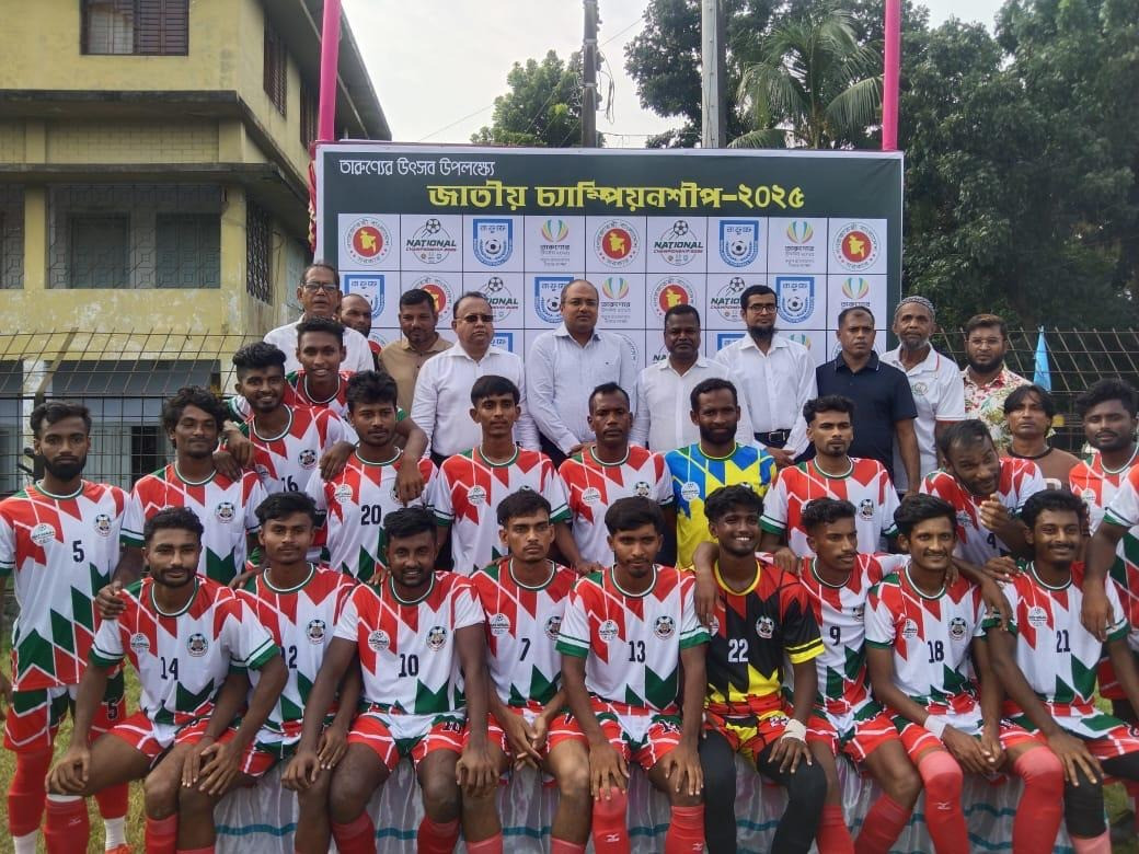 Patuakhali, Satkhira cruise to comfortable wins