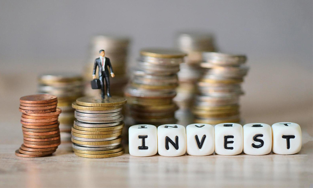 Industrial slowdown and banking troubles worry investors