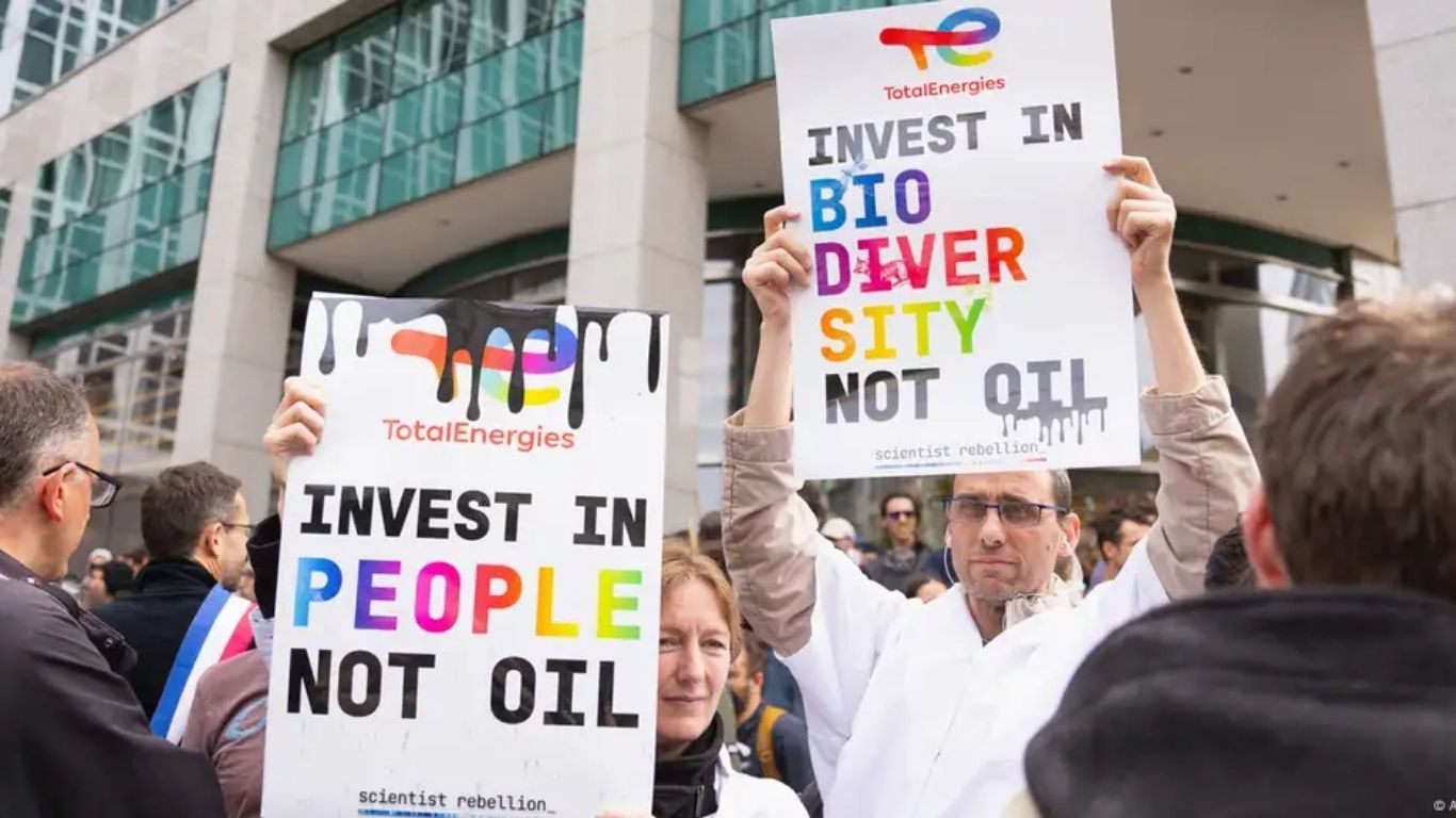 Trillions for oil: Why investors won't go green