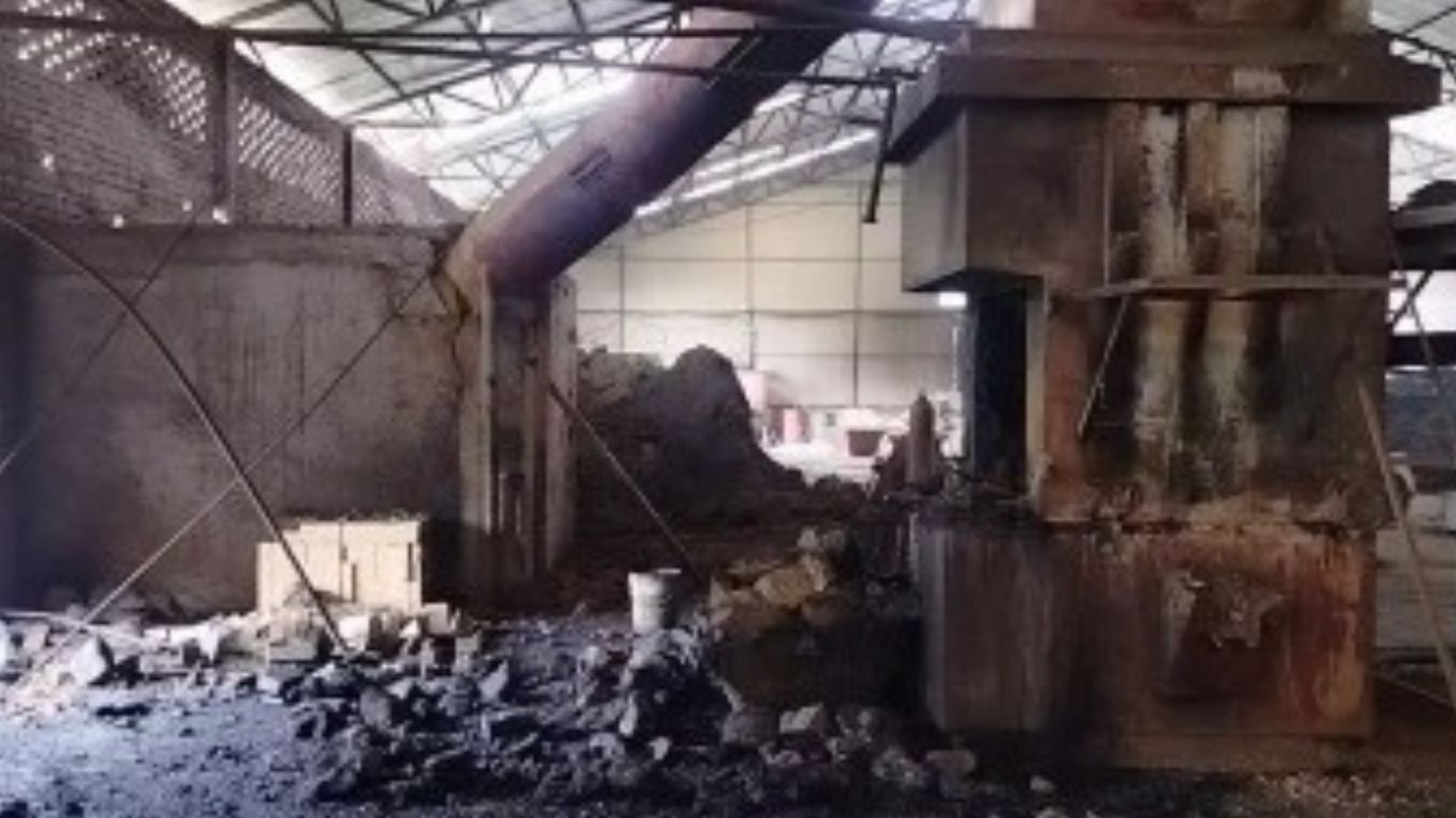 Seven workers burnt in Narsingdi factory fire