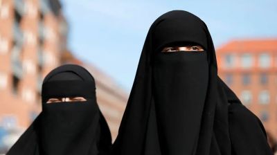Italy moves to ban burqas and niqabs in public places, restrict mosque funding